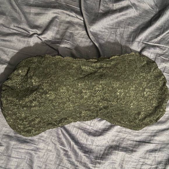 Victoria’s Secret strapless bra 38D and Bandeau SET + FREE tank w/ shelf bra !! - Picture 2 of 3